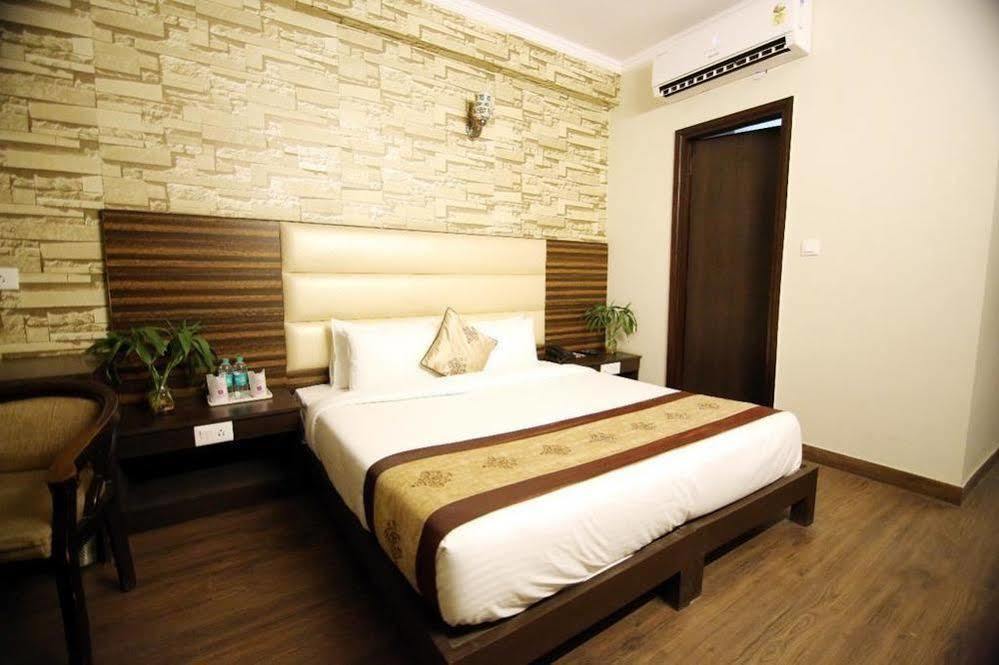 Oyo 1227 Hotel Rousha Inn Ghaziabad Ngoại thất bức ảnh